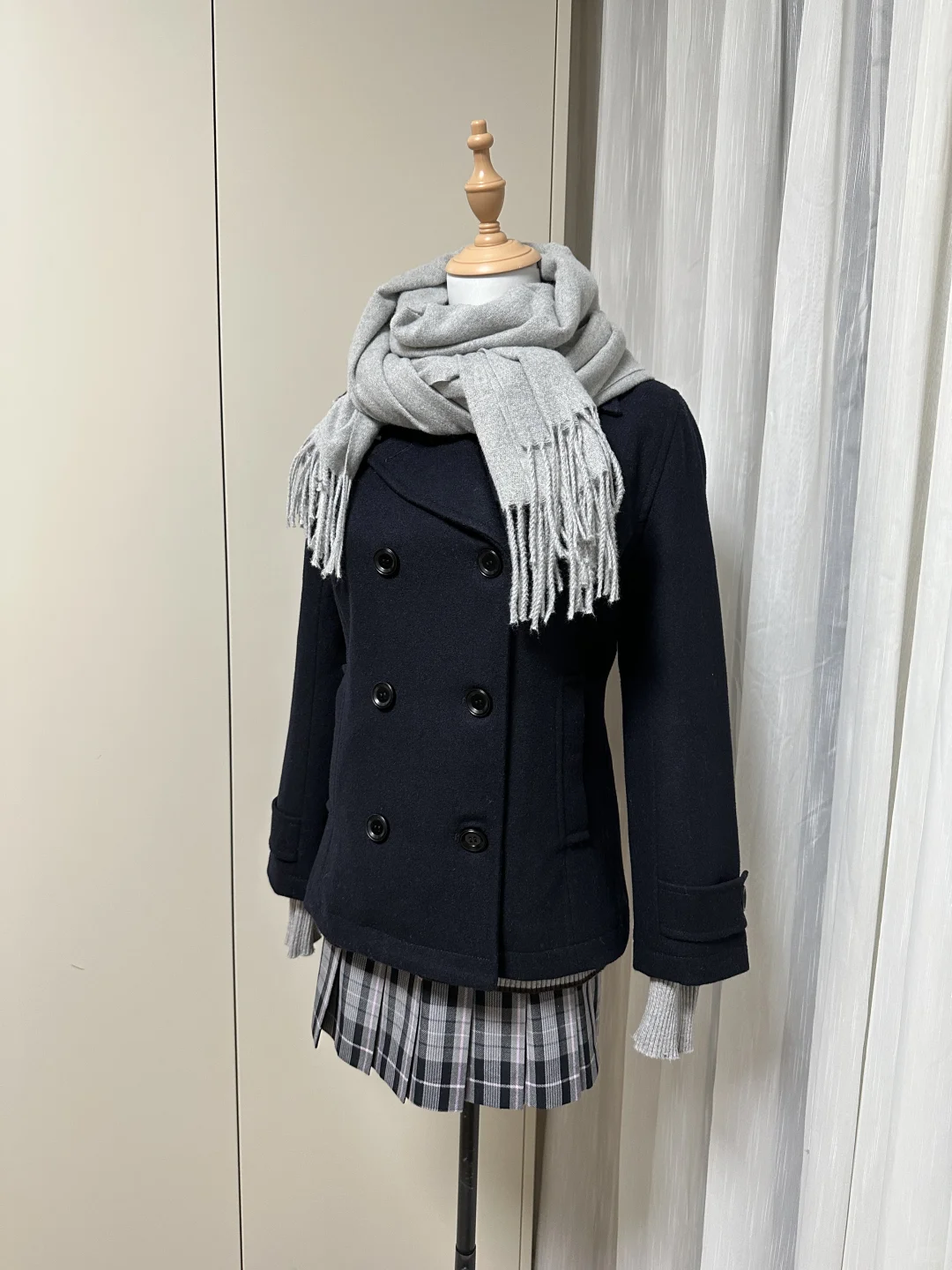 双排扣搭配灰色毛衣（人台版）