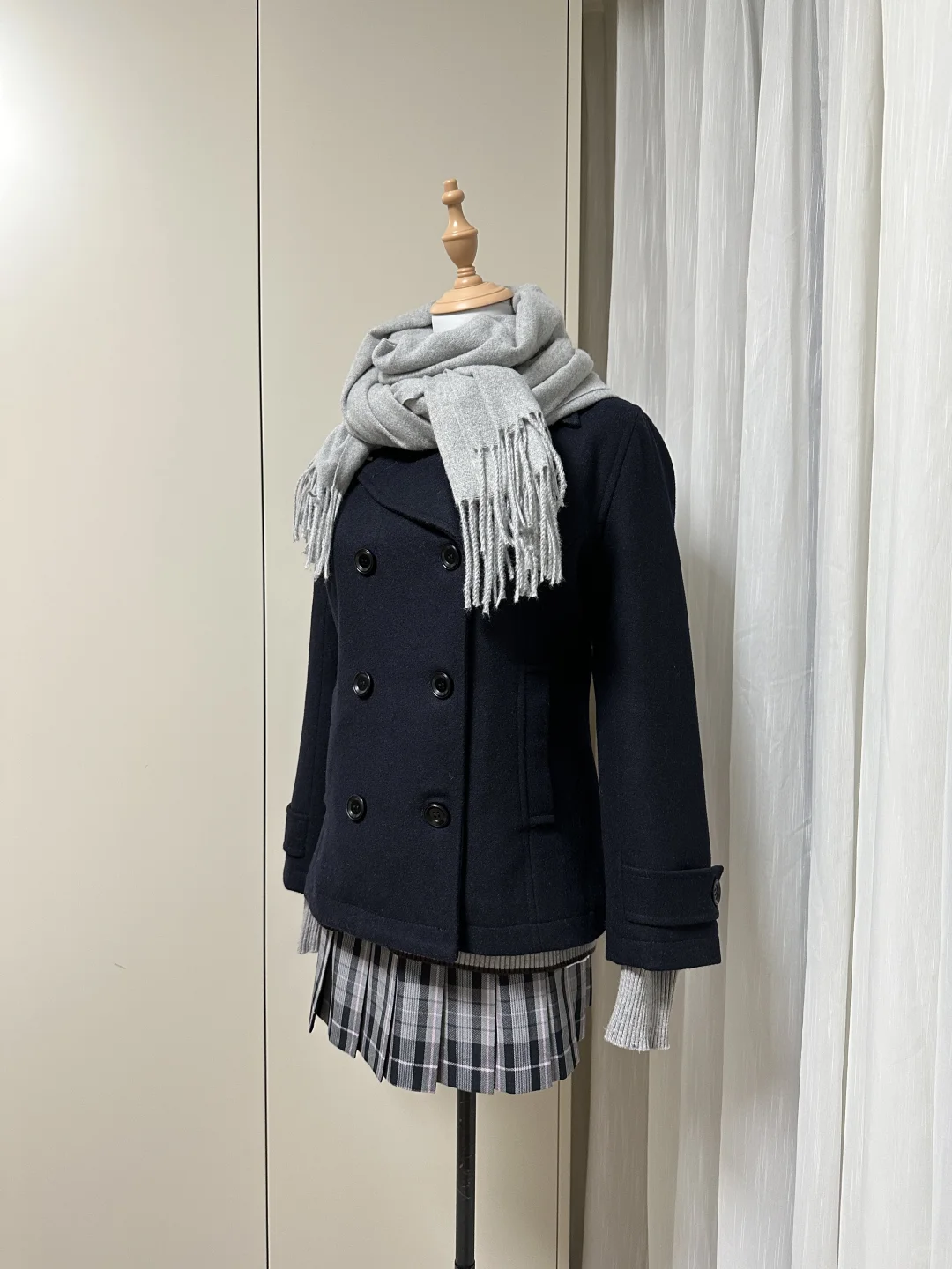 双排扣搭配灰色毛衣（人台版）