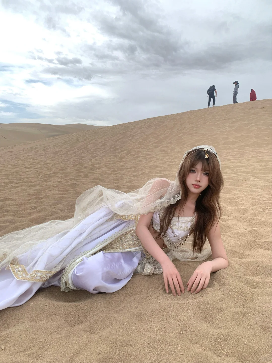 看一眼月牙泉 就回头