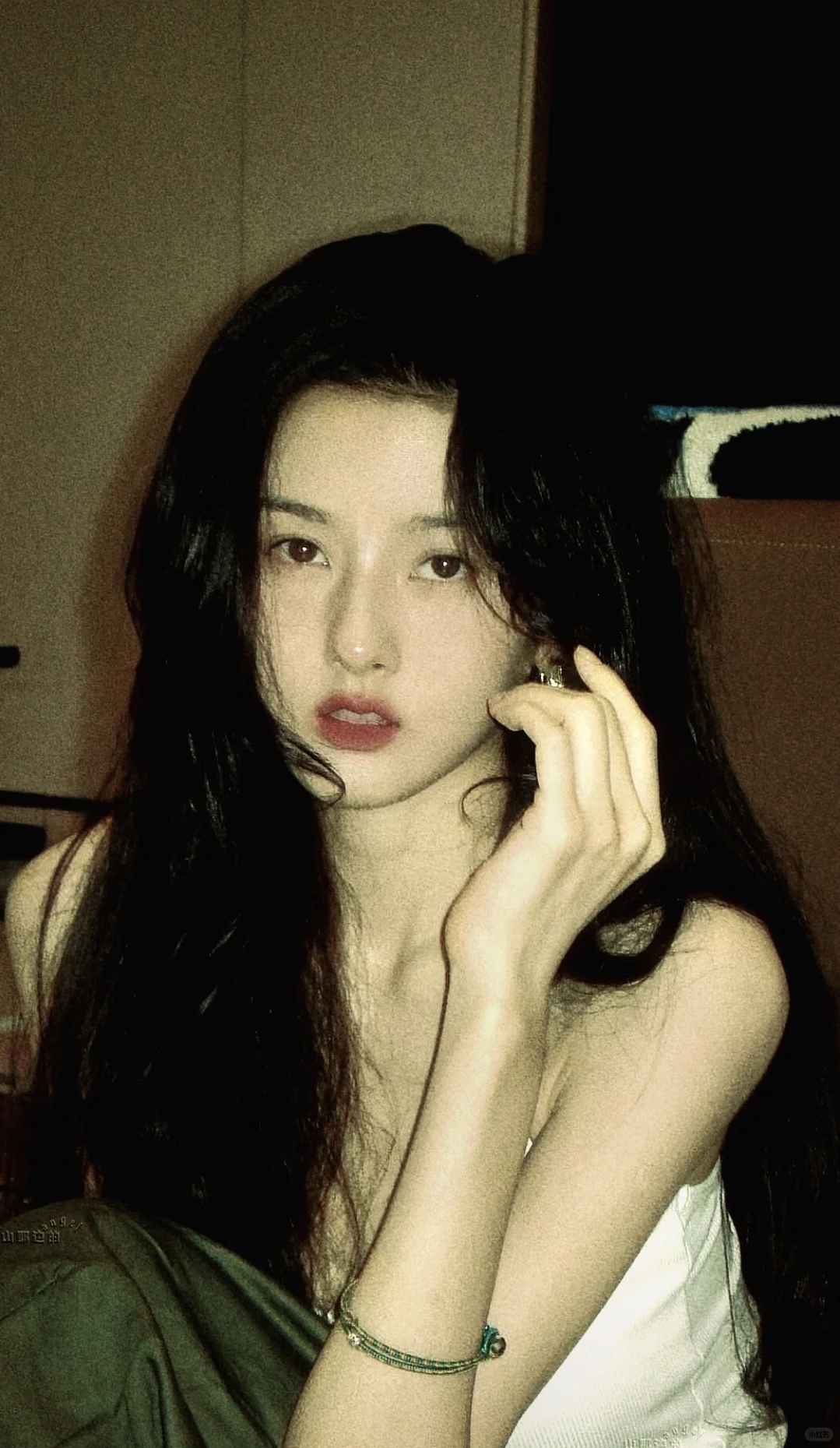 祖儿随便一照港风氛围感直接拉满！