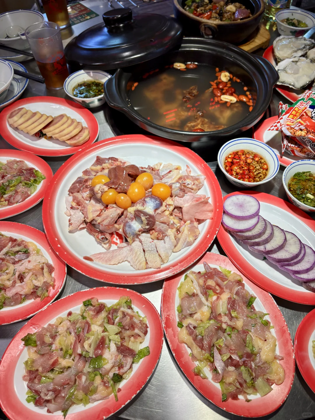 在广州吃到好吃的鸡煲。。简直易如反掌！！