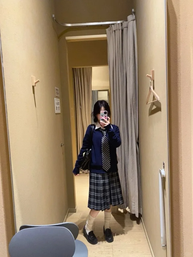 现实中的短发JK