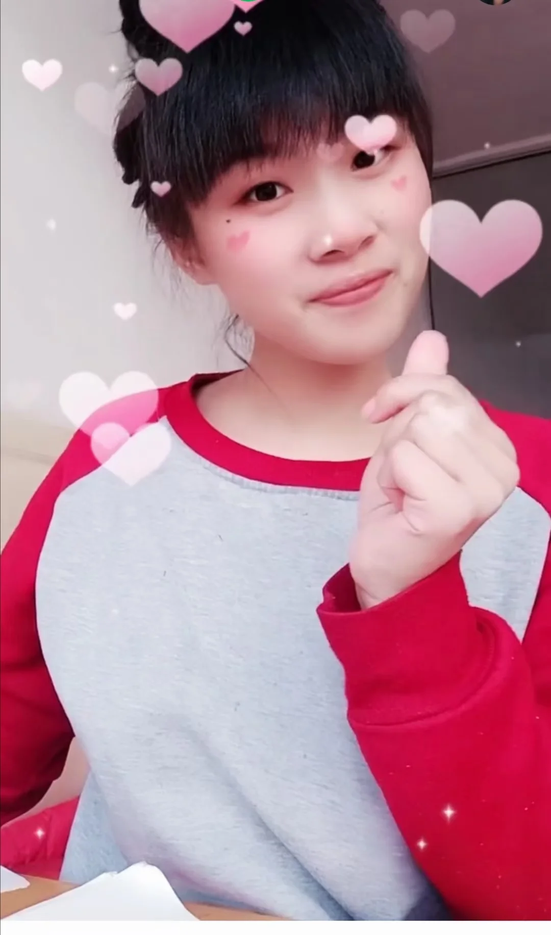 肤若凝脂，静若处子，动若脱兔，天生丽质，