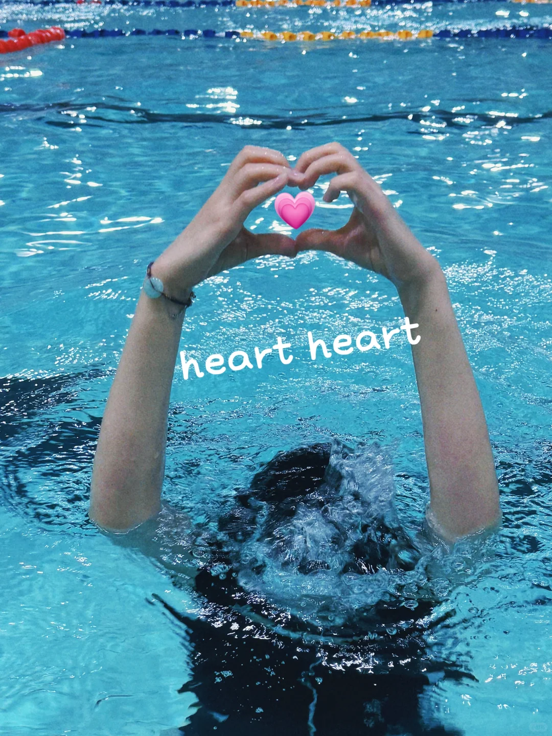游泳必拍手势照