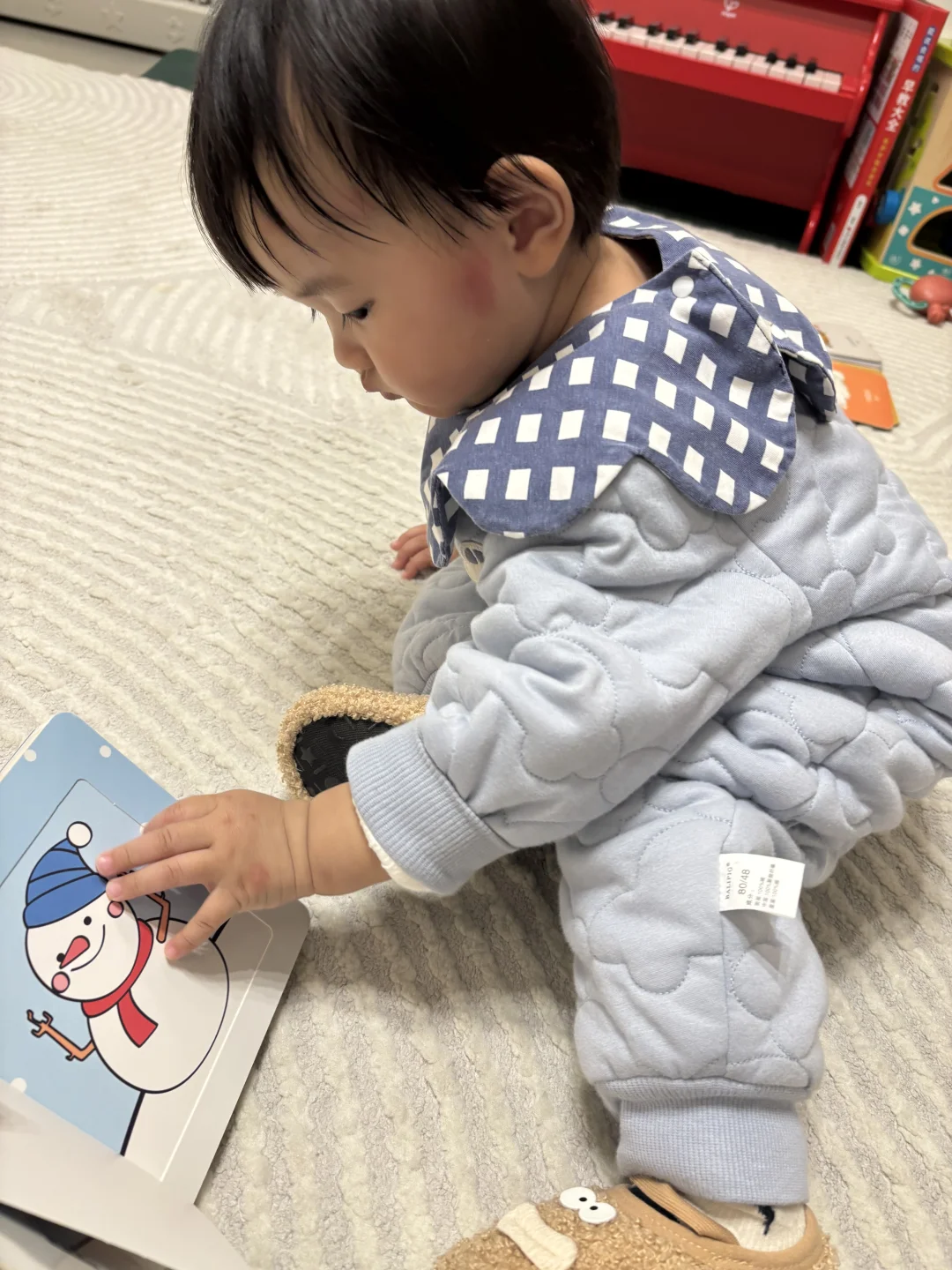 12月龄｜姿势很妖娆😄