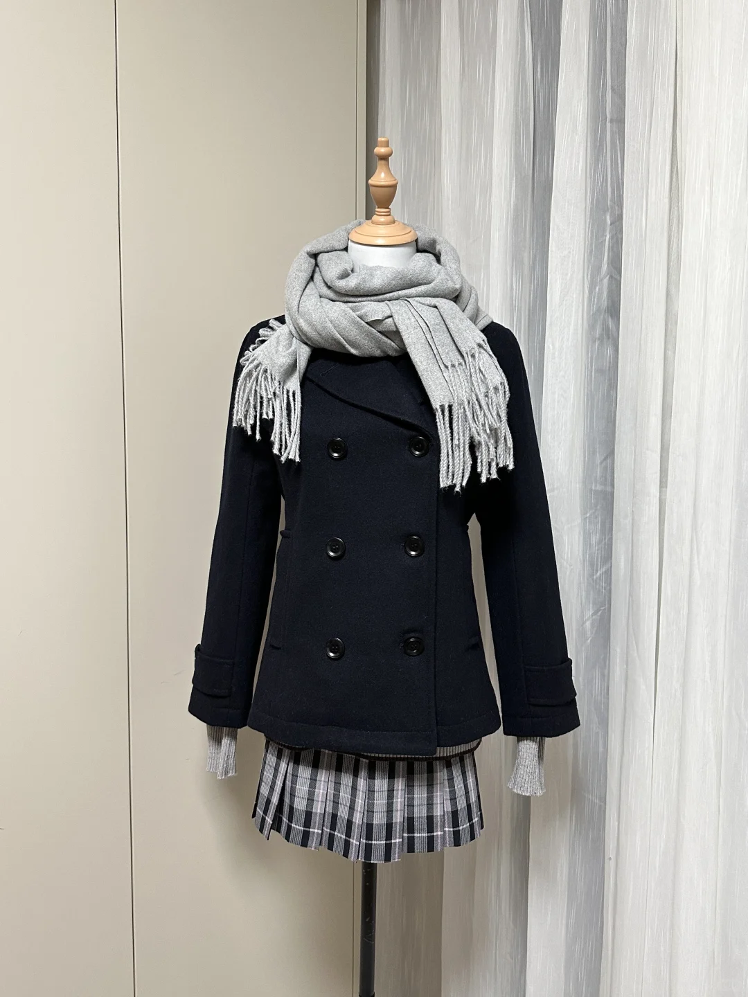 双排扣搭配灰色毛衣（人台版）