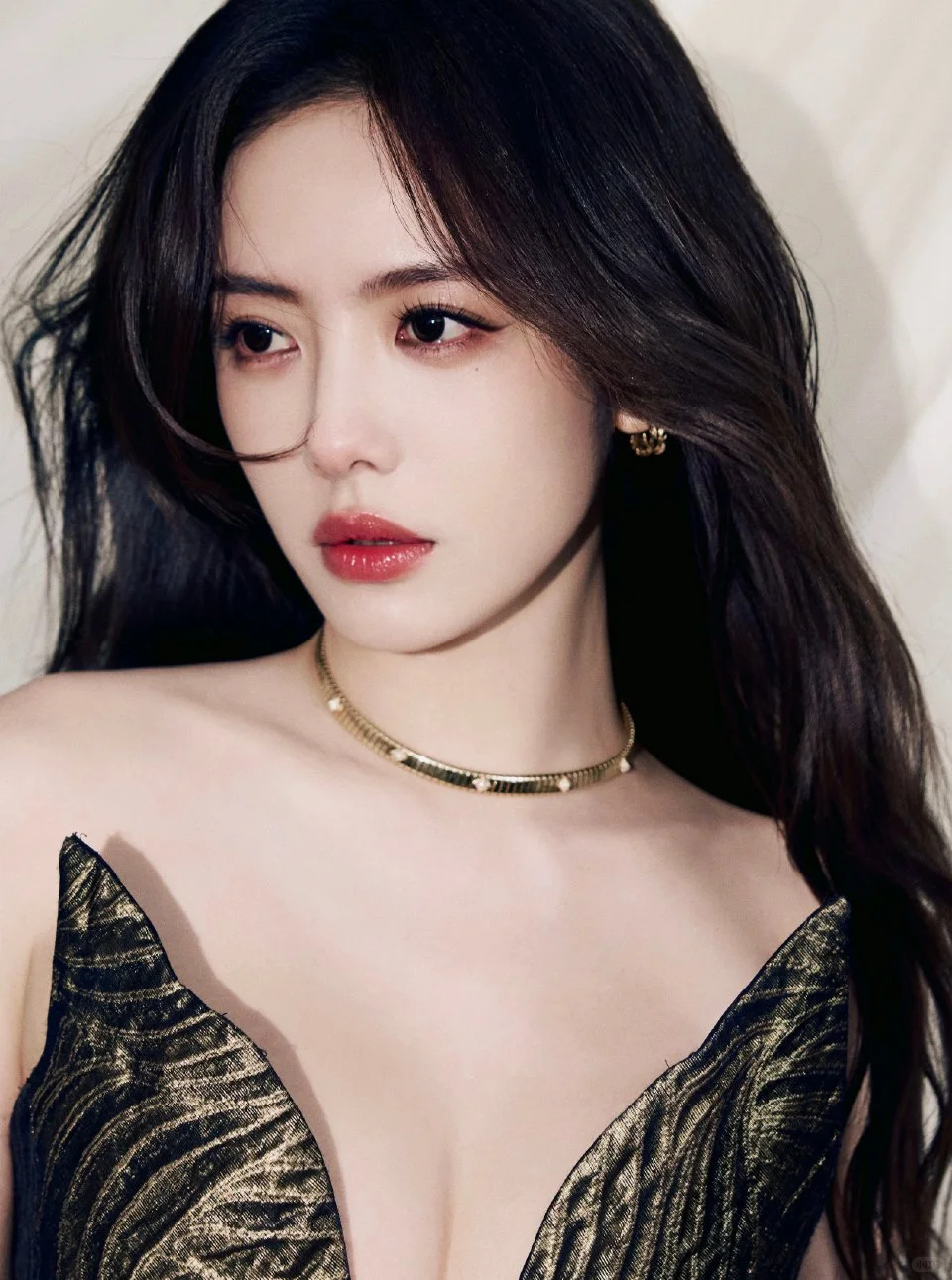 蔡文静 深V开到腰 内娱无敌手