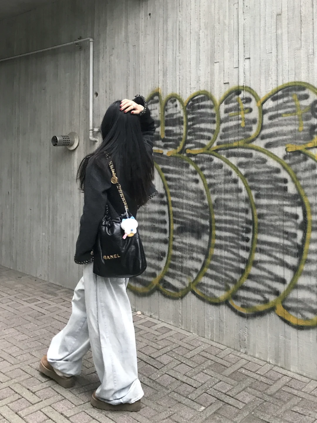 韩女街头风穿搭｜这条牛仔裤太显腿长了🤯