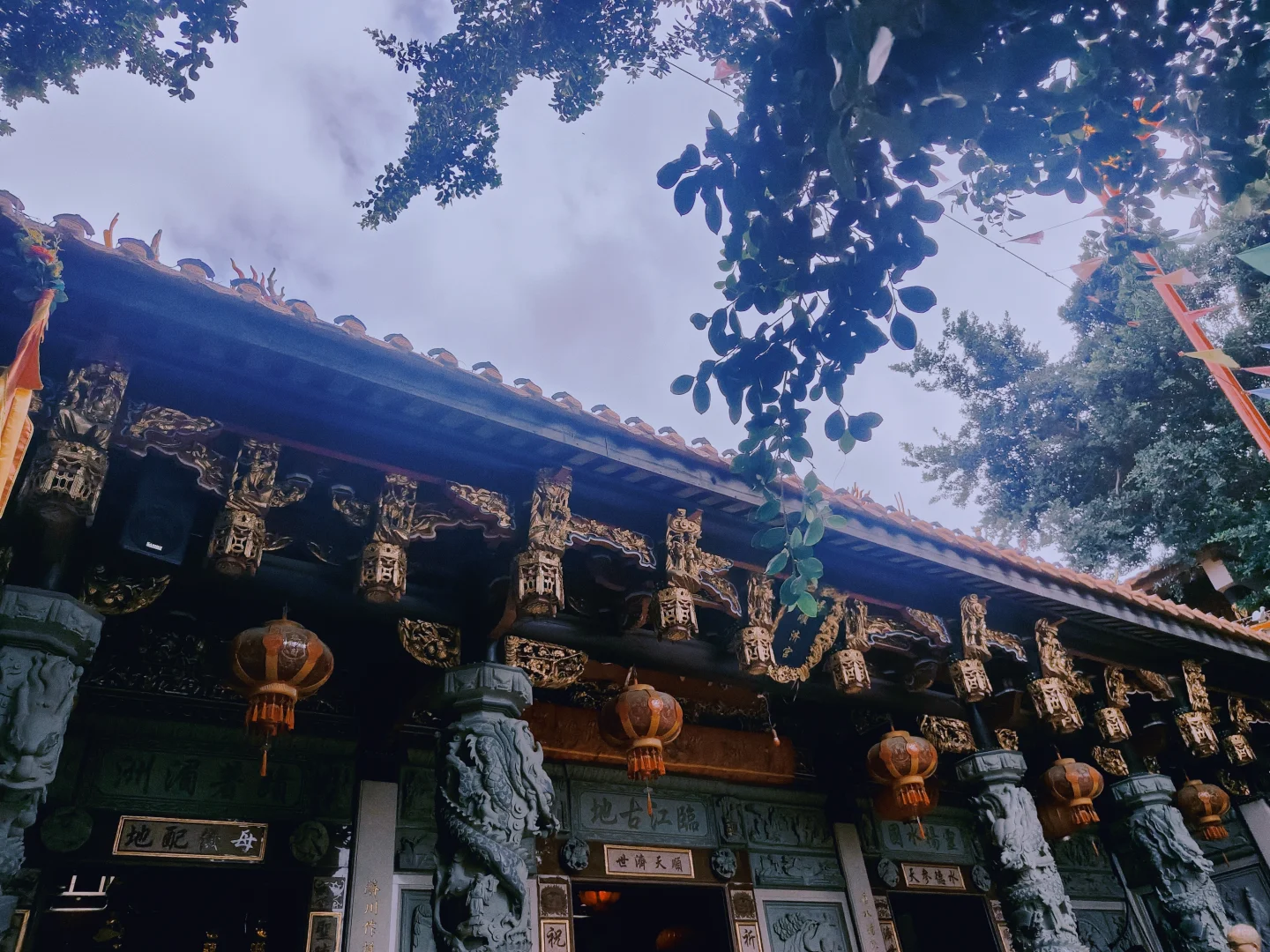 来蟳埔村当然要拍簪花啦