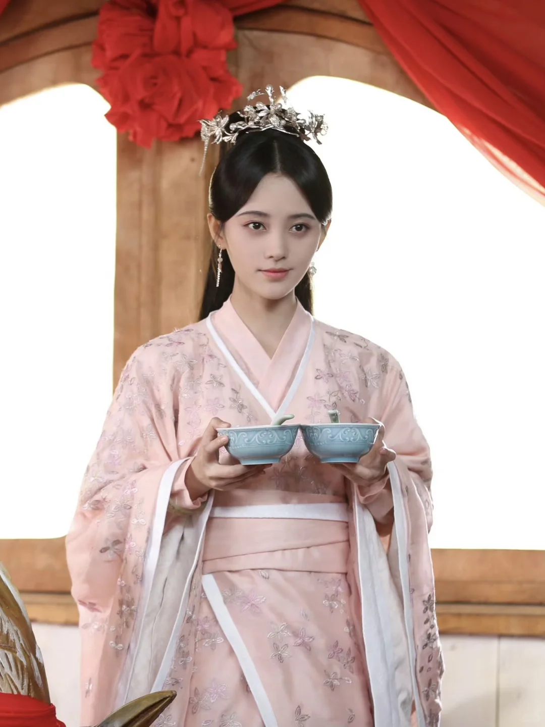 考古鞠婧祎的古装造型✨从青涩到封神
