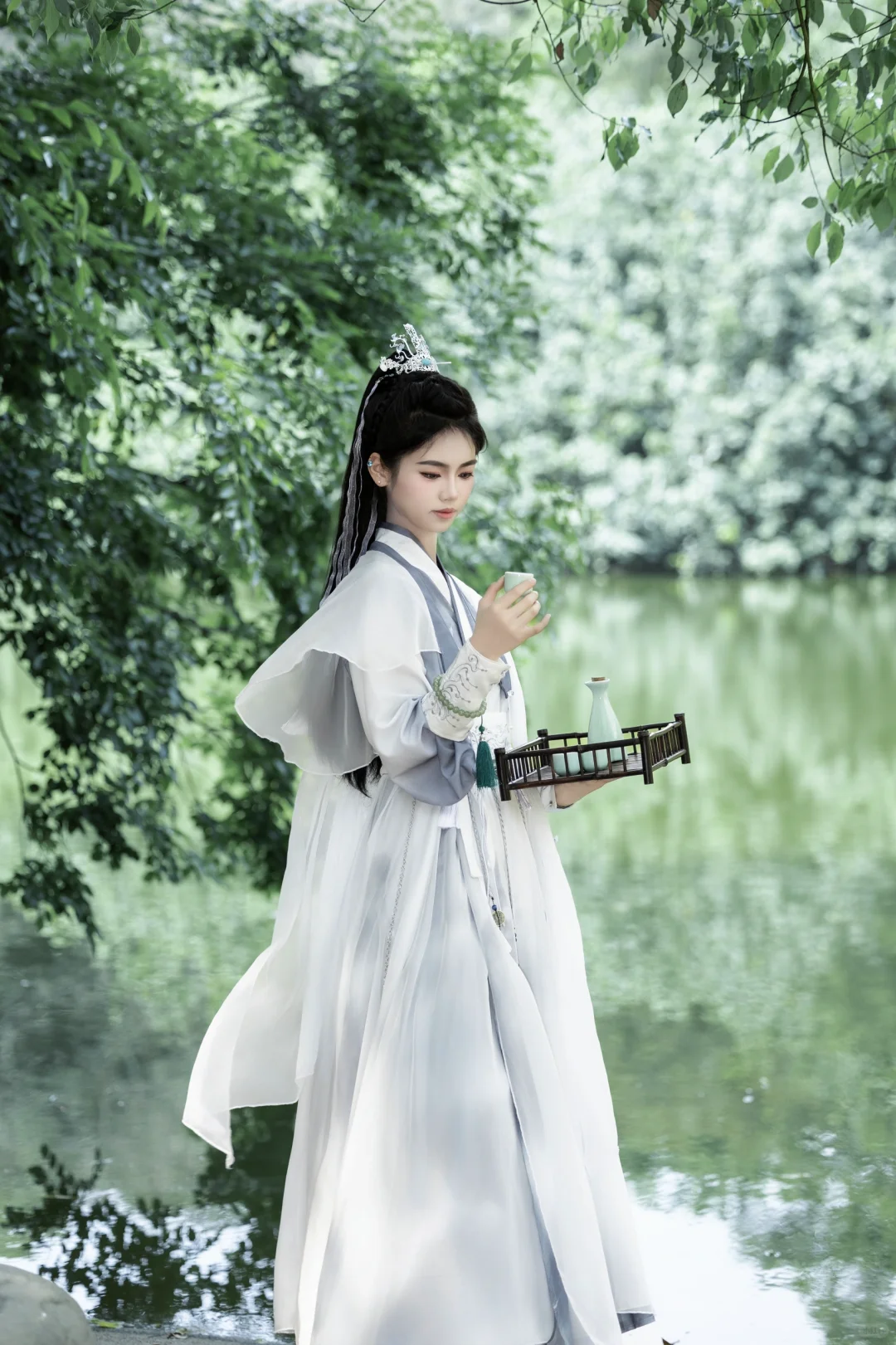 今日是化身潇洒仗剑的江湖女侠