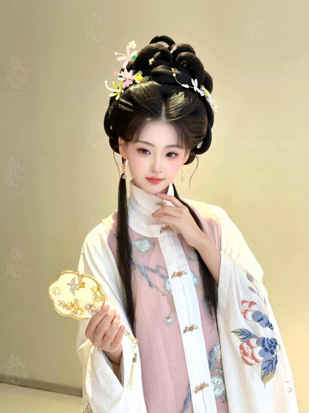 我选择用这几款古装造型惊艳北京的秋天