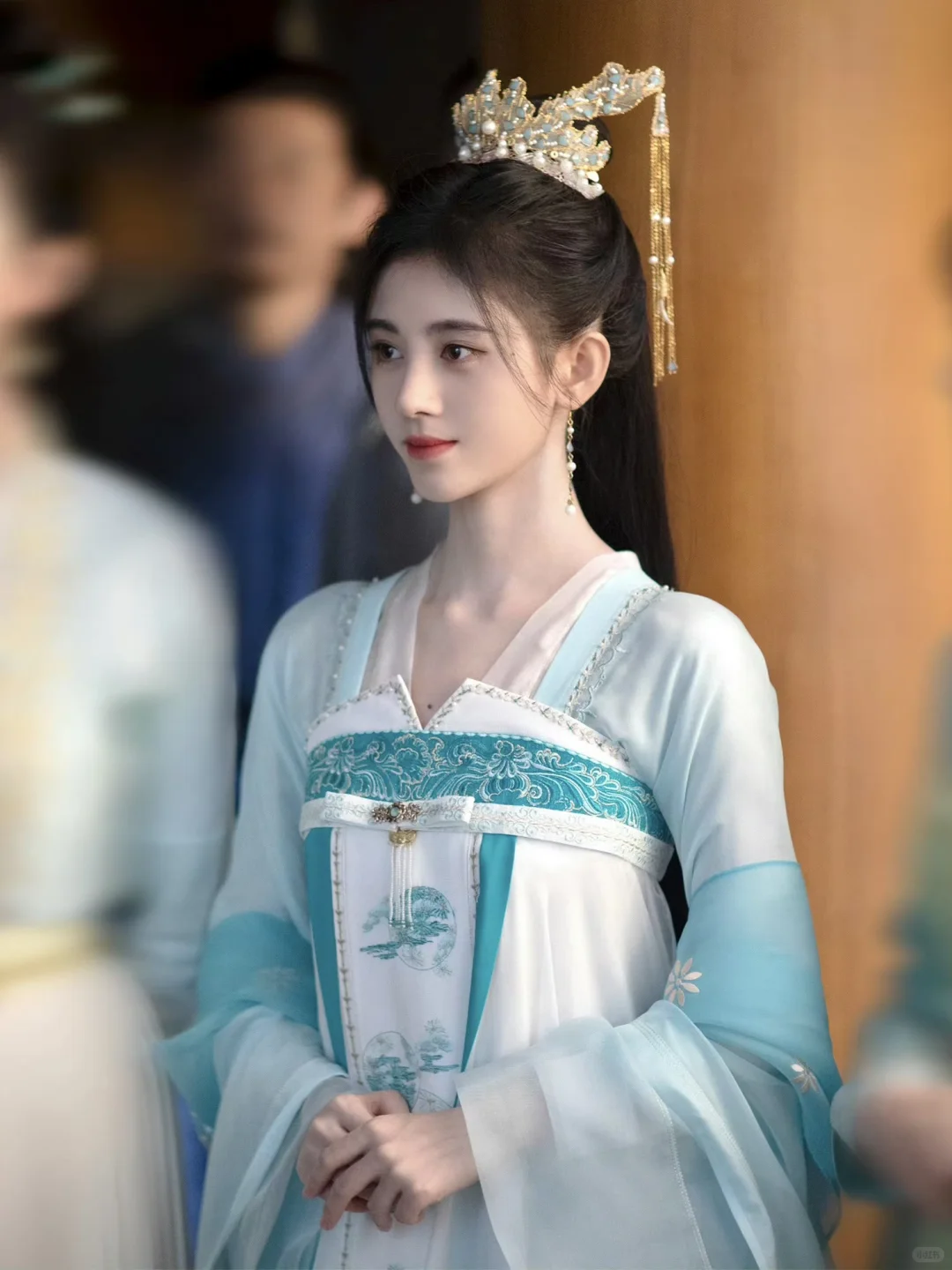 考古鞠婧祎的古装造型✨从青涩到封神