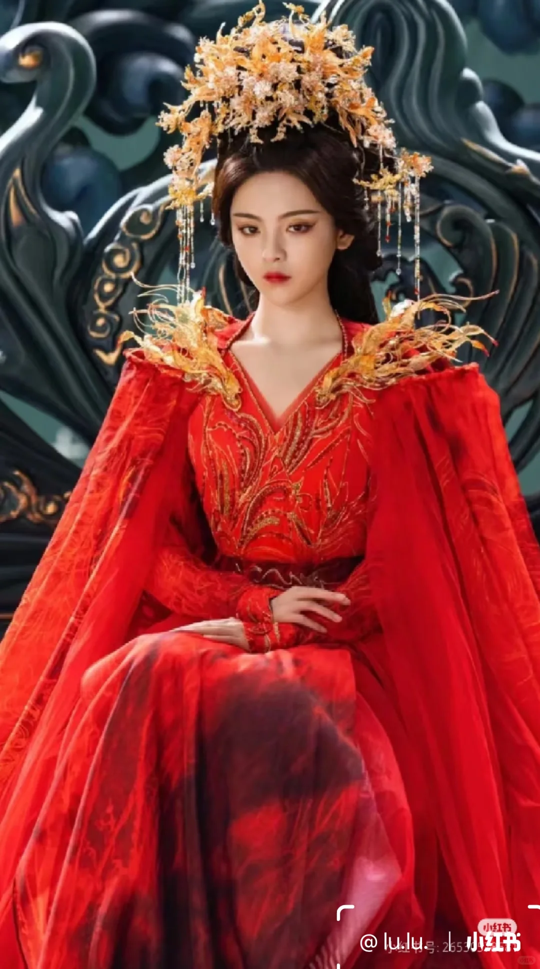 女明星穿红色汉服