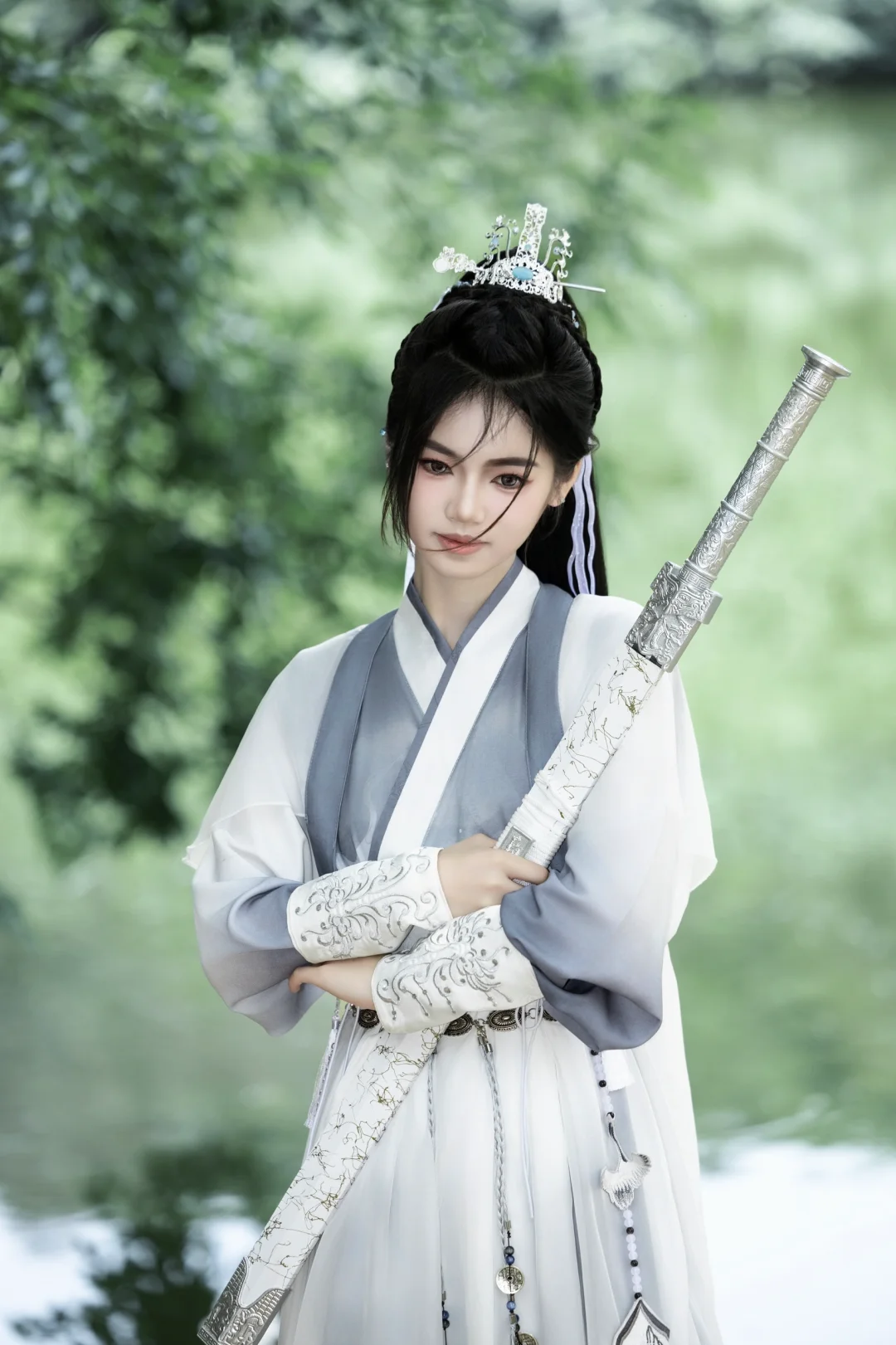 今日是化身潇洒仗剑的江湖女侠