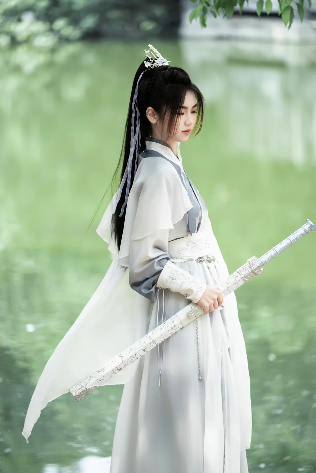 今日是化身潇洒仗剑的江湖女侠