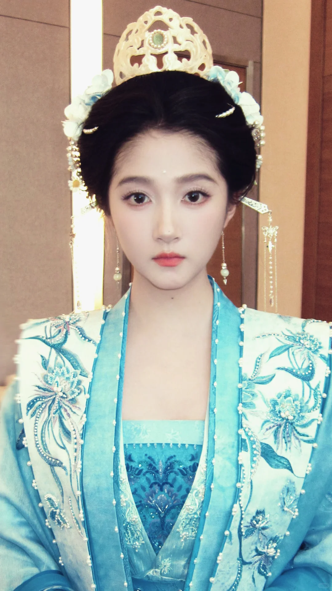 关晓彤赶紧演古装去