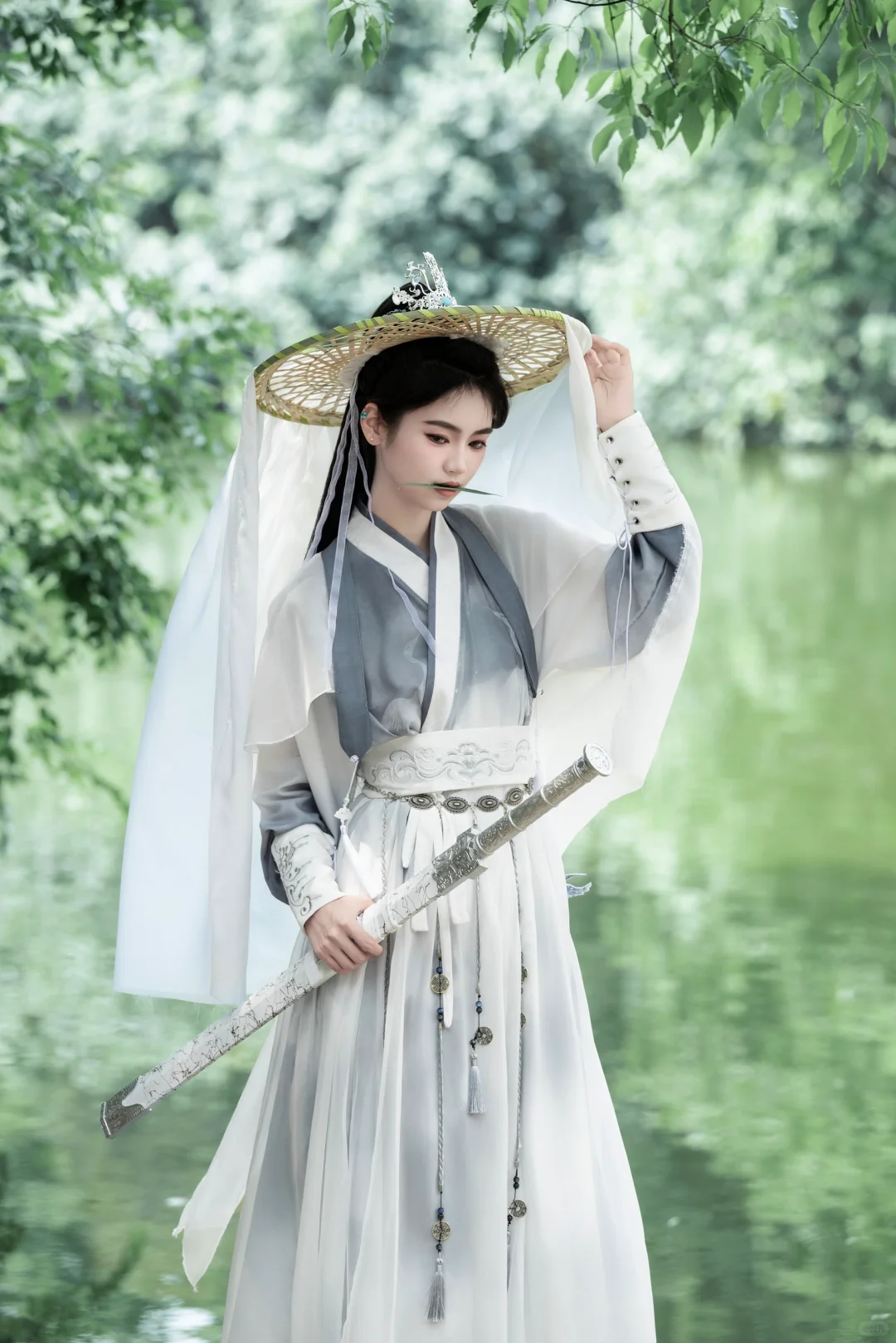 今日是化身潇洒仗剑的江湖女侠