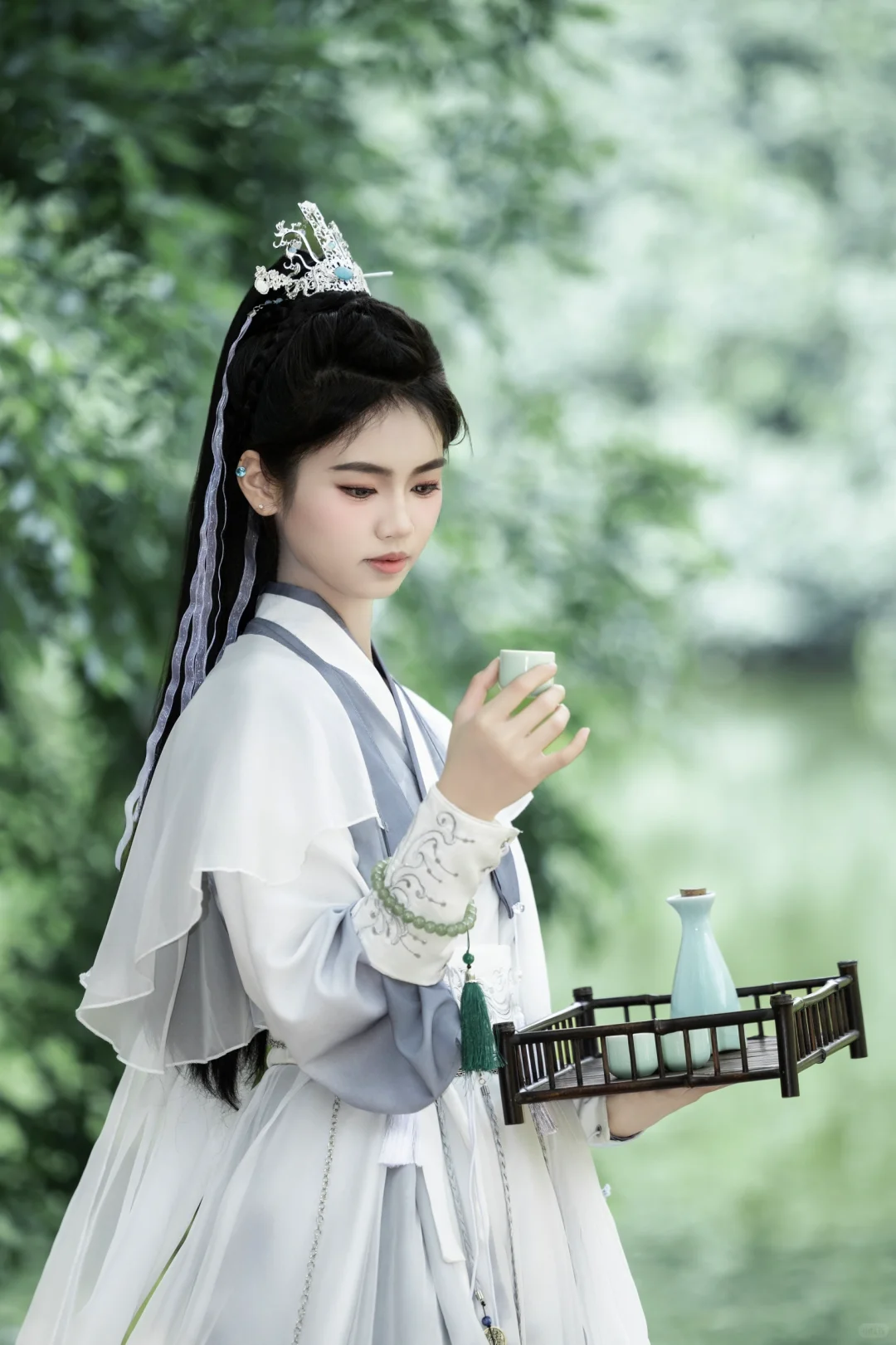 今日是化身潇洒仗剑的江湖女侠