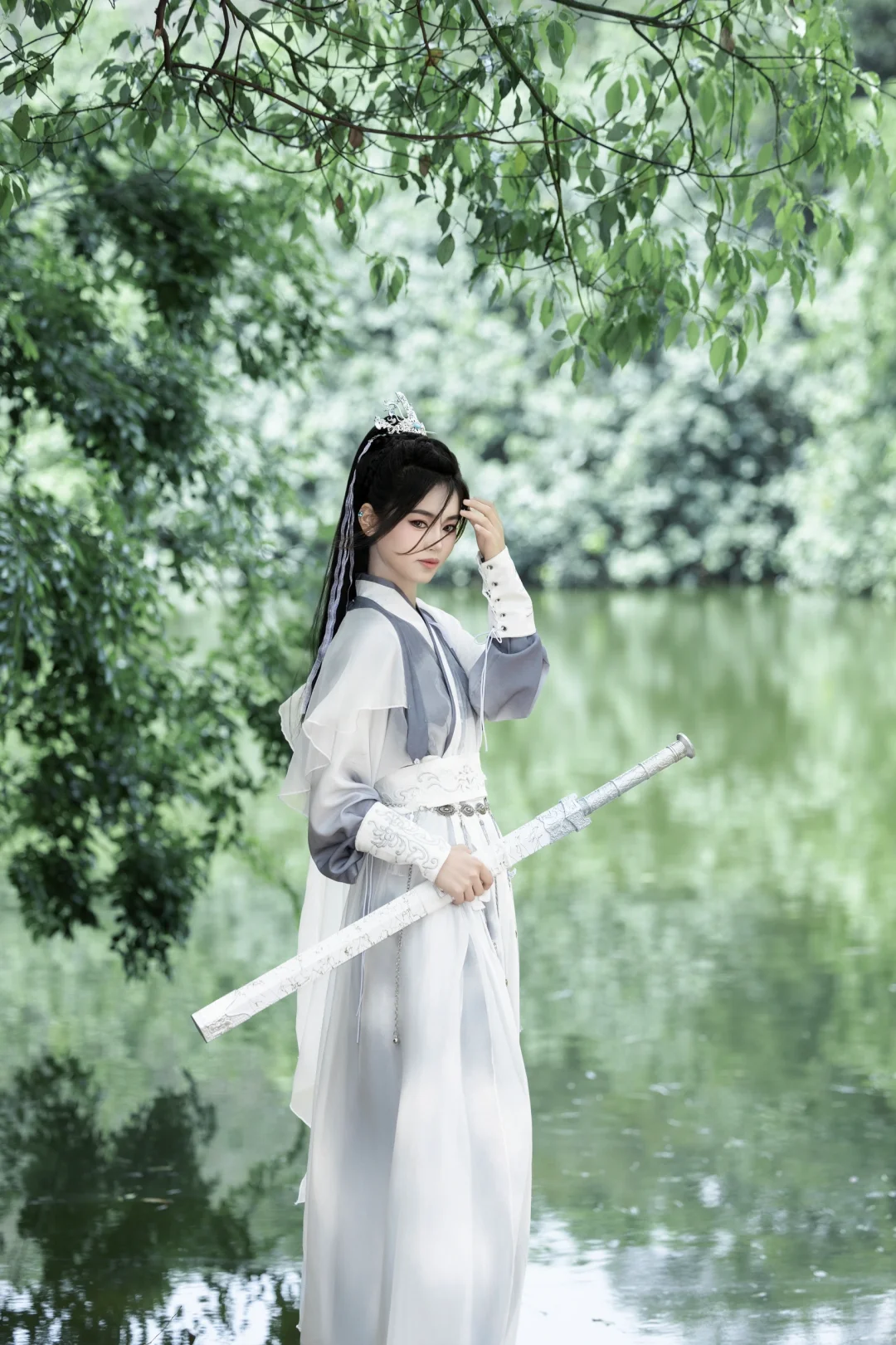 今日是化身潇洒仗剑的江湖女侠