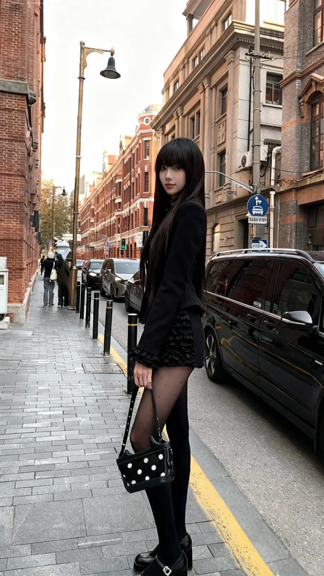 街头街拍机能风美女，酷感未来科技壁纸推荐