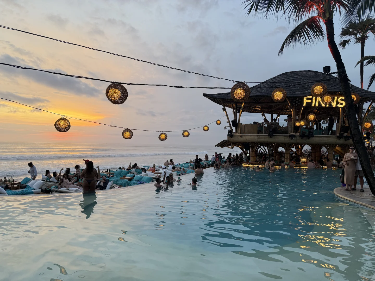 Clubbing in Bali｜Finns