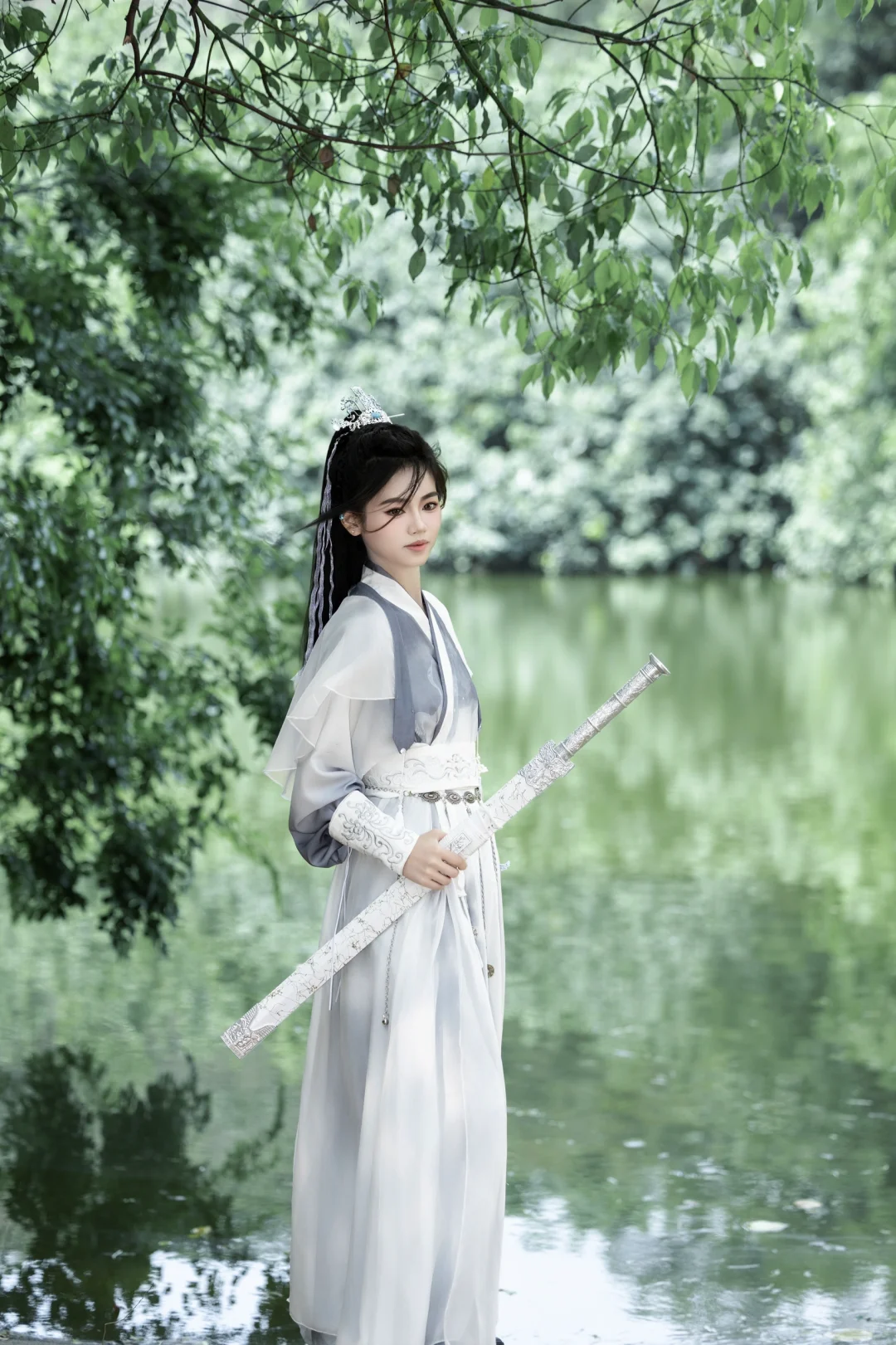 今日是化身潇洒仗剑的江湖女侠