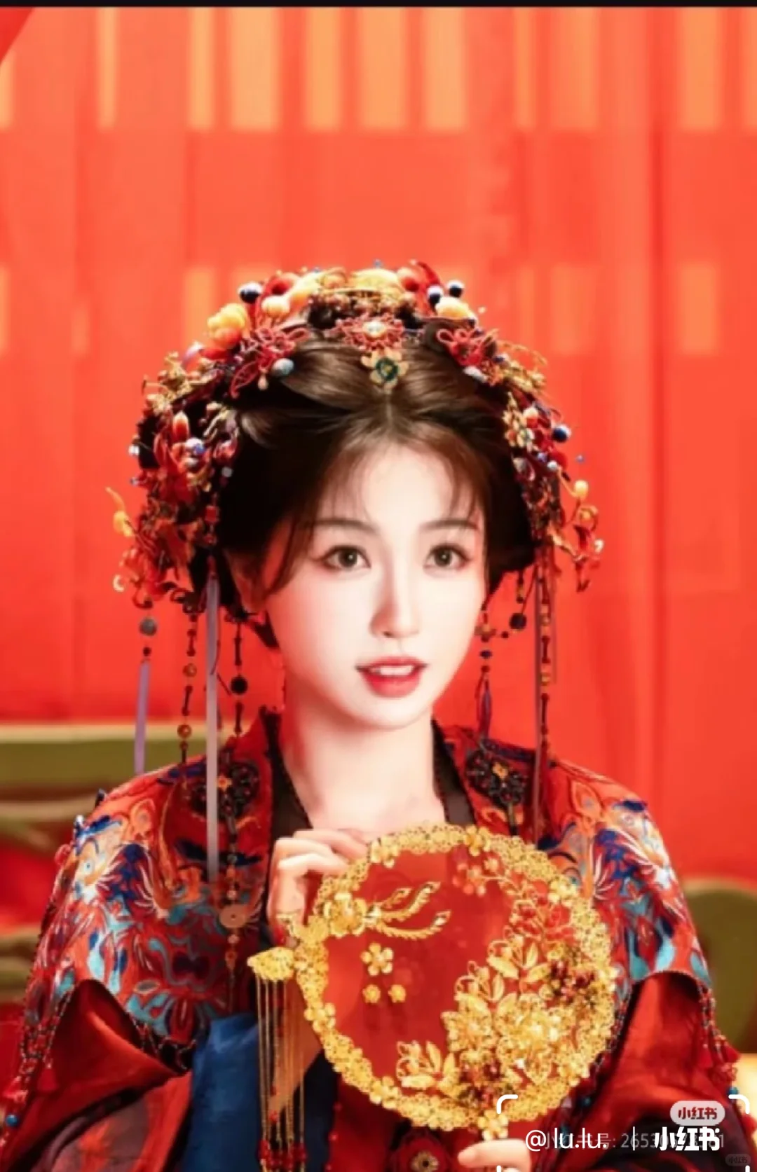 女明星穿红色汉服