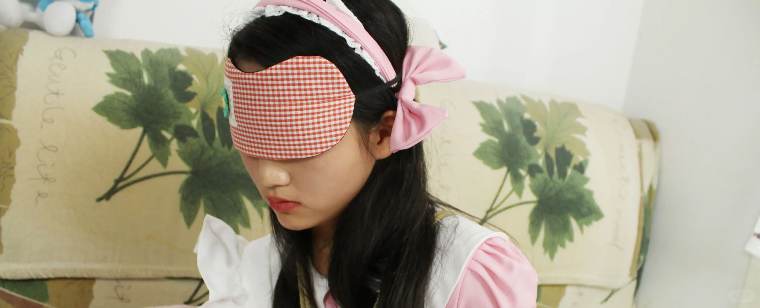 民国、蒙眼、瑜伽练习