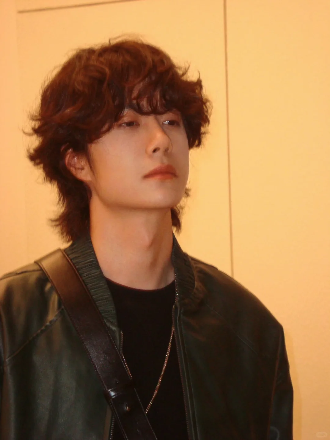 此男真的是人间尤物💚