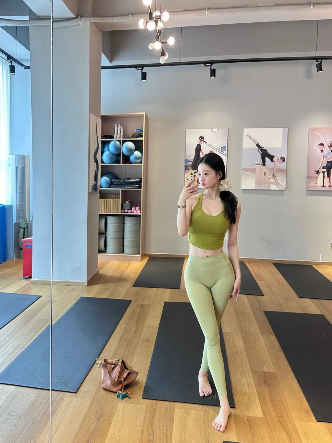 报告，这块抹茶蛋糕在练瑜伽