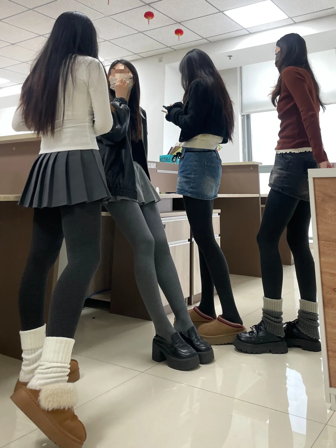 震惊❗办公室竟出现连裤袜人传人现象…