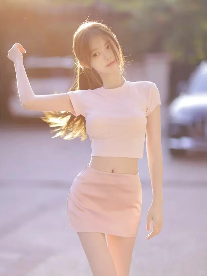 尽管时光匆匆韶华易逝，但只要我们心怀热爱