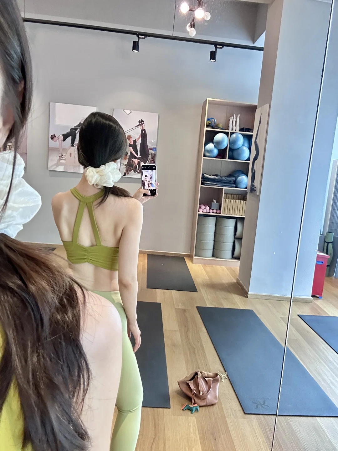 报告，这块抹茶蛋糕在练瑜伽