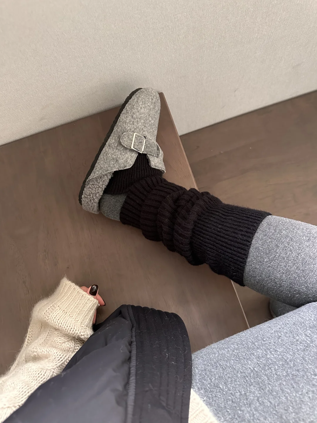 这几天下雨！搭配这个黑色袜套好好看噢😯