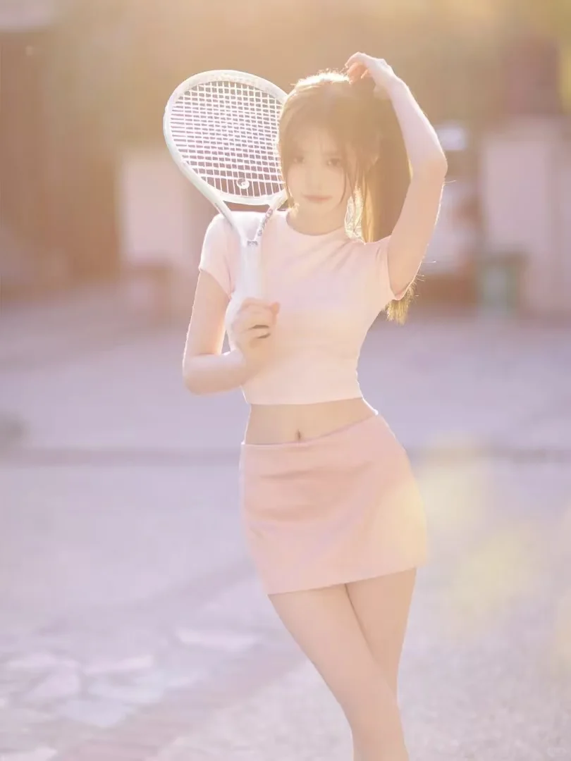 尽管时光匆匆韶华易逝，但只要我们心怀热爱