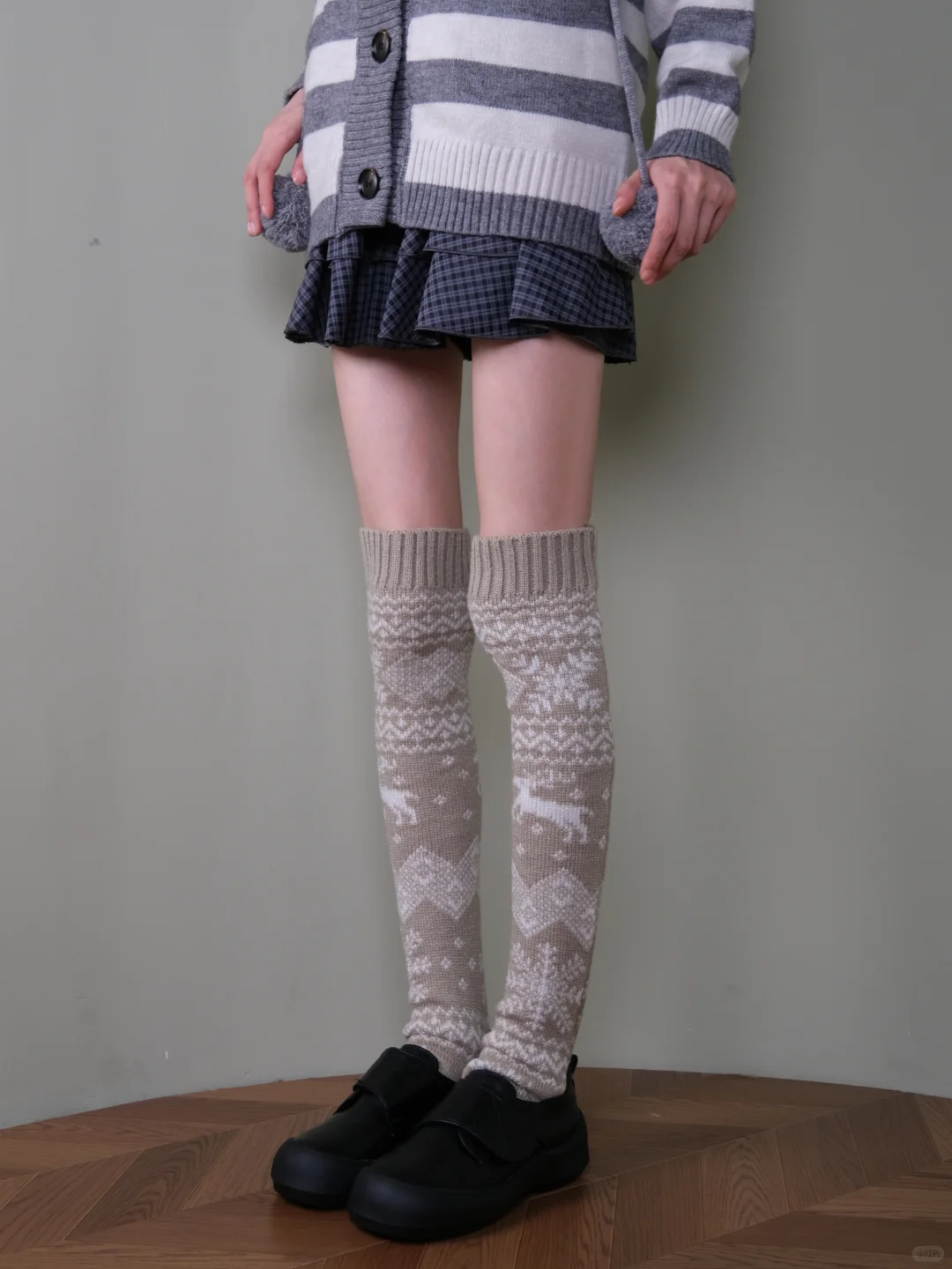 想做过膝袜主理人~