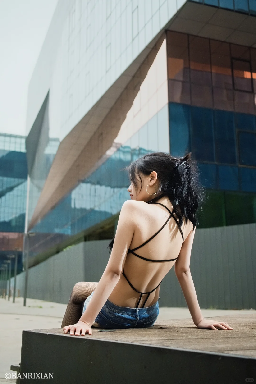 辣妹写真｜连体衣与牛仔短裤的炸街组合💥