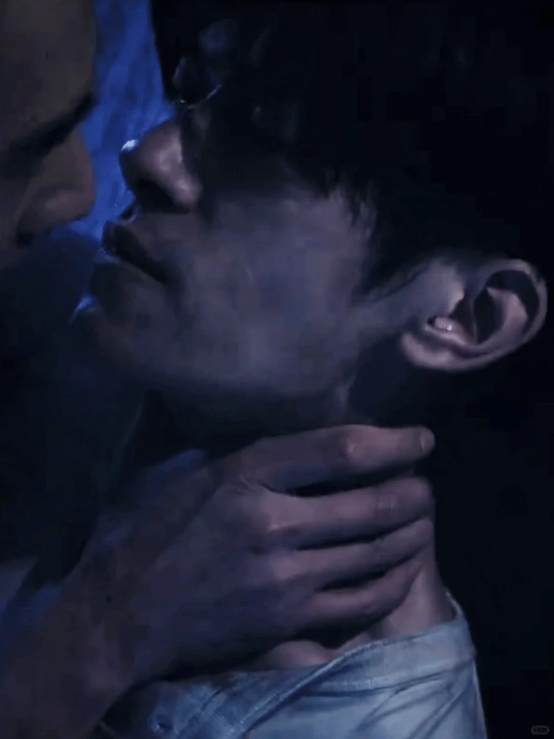 从此嬷嬷和泥塑都站起来了