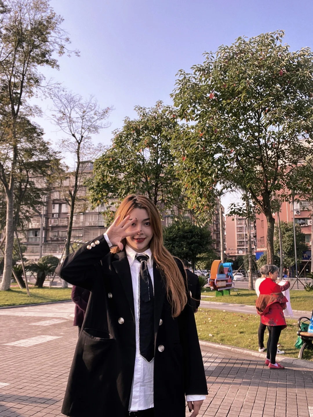 过膝袜搭配，显腿长，不冷膝盖哦！