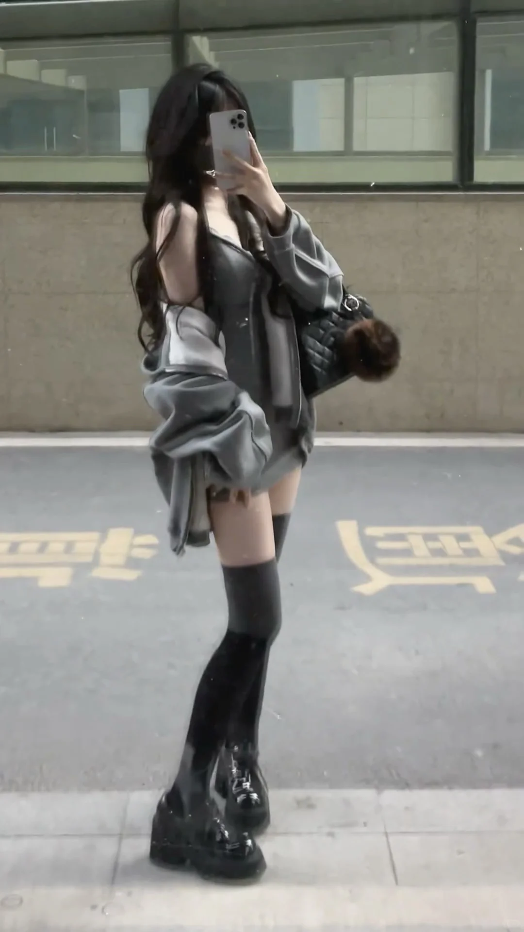 第一次这么直观的感受到过膝袜的魅力