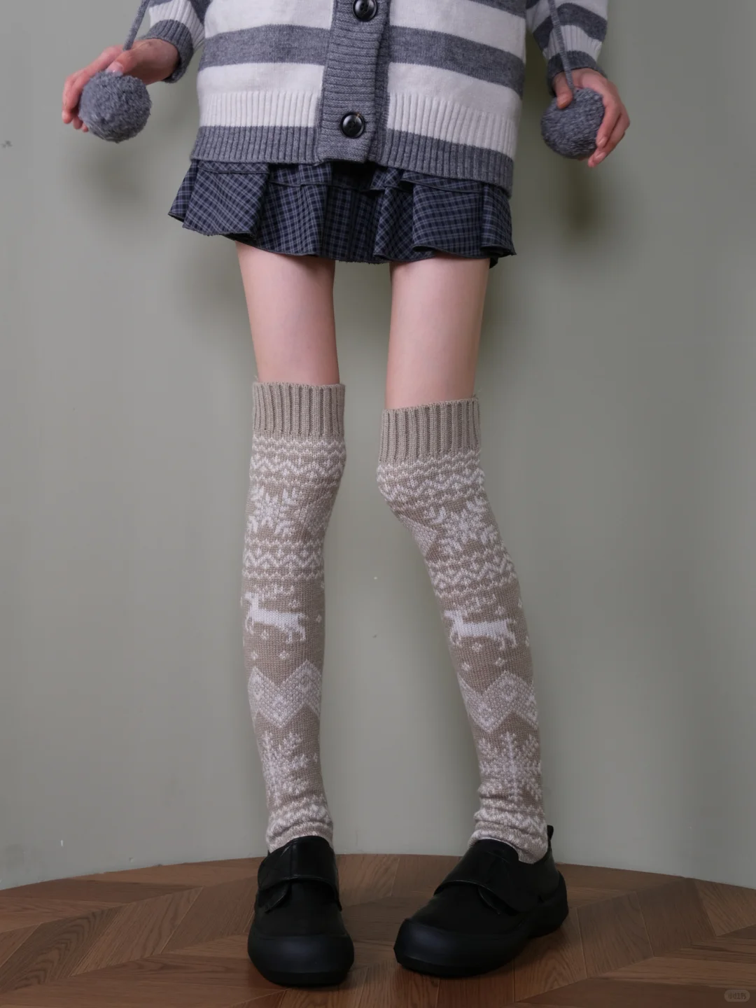 想做过膝袜主理人~