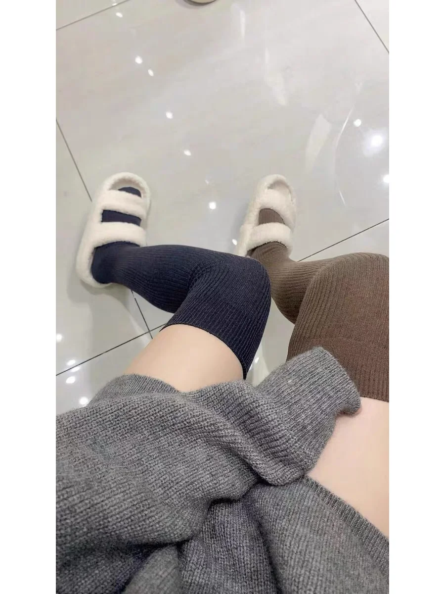 怎么会有人秋冬还没有穿过膝大腿袜吧！！