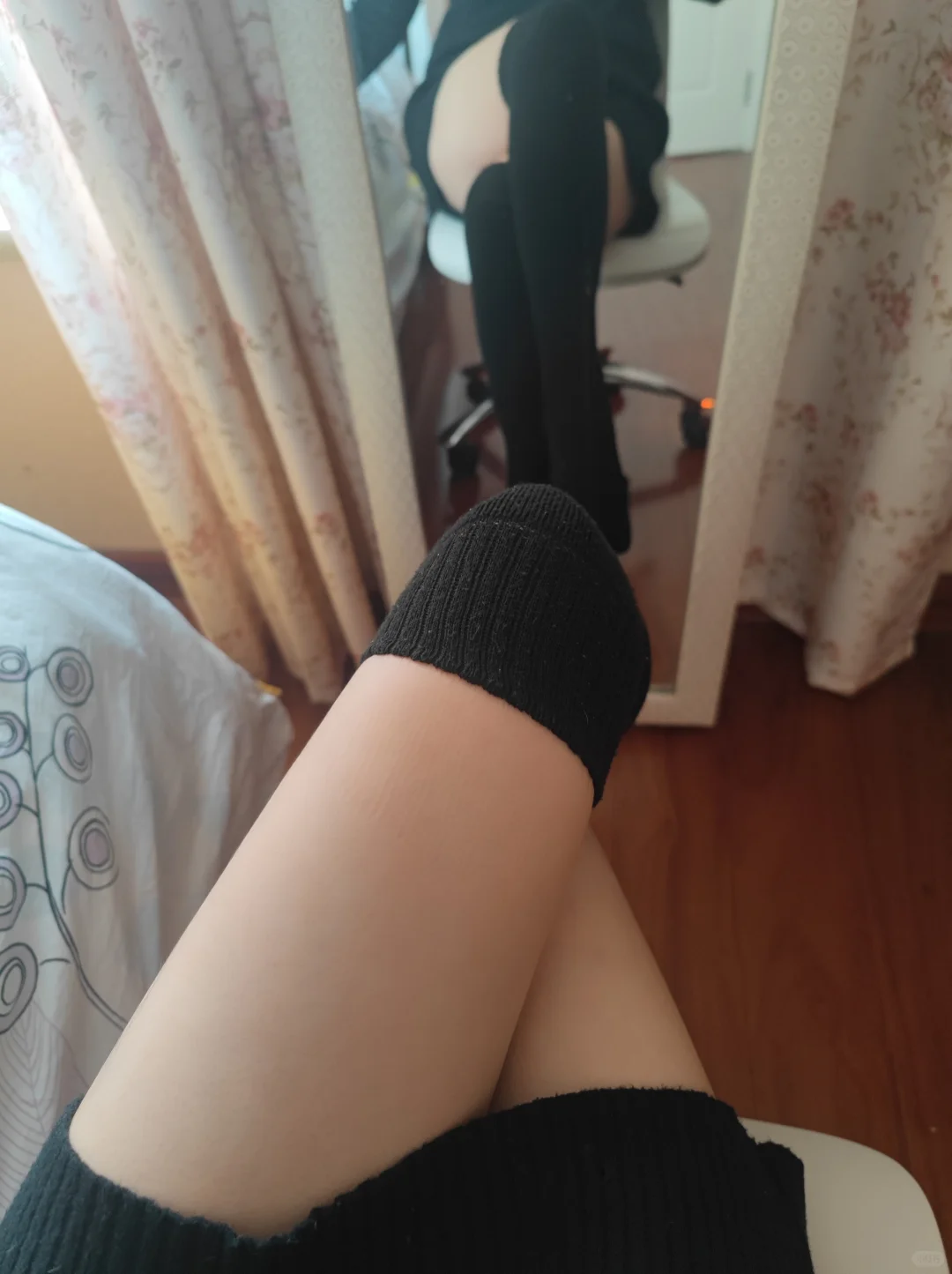 😐冬天到了，到了穿腿袜的季节了。