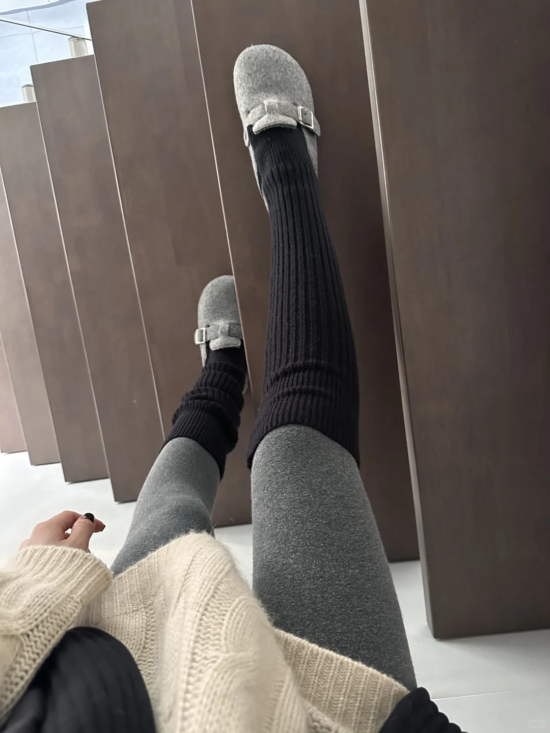 这几天下雨！搭配这个黑色袜套好好看噢😯