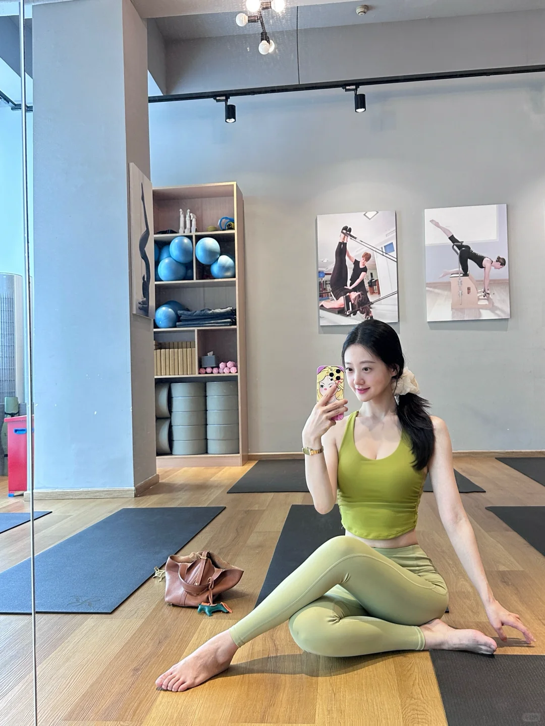 报告，这块抹茶蛋糕在练瑜伽