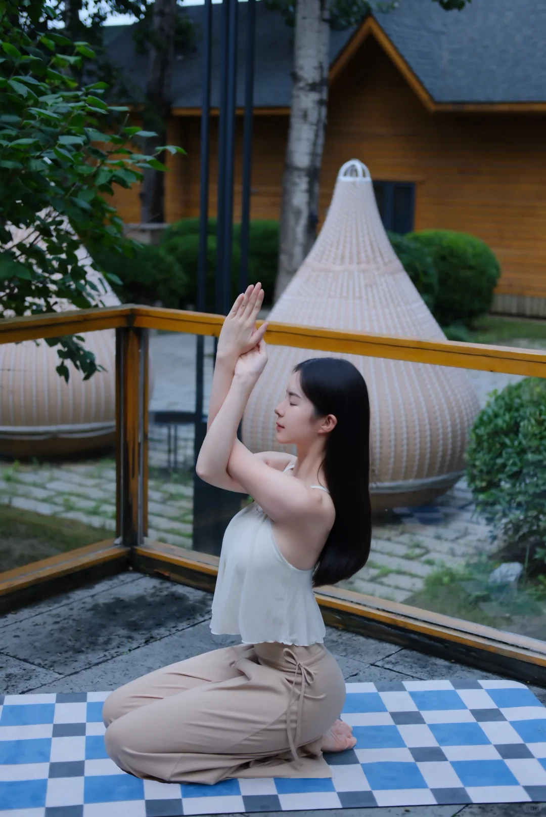 瑜伽女孩的松弛感瑜伽服～