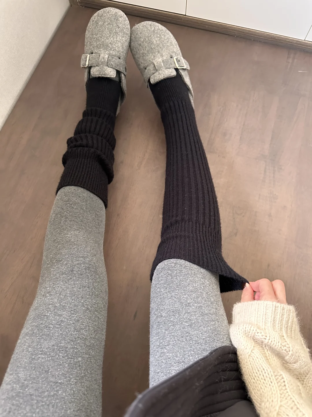 这几天下雨！搭配这个黑色袜套好好看噢😯