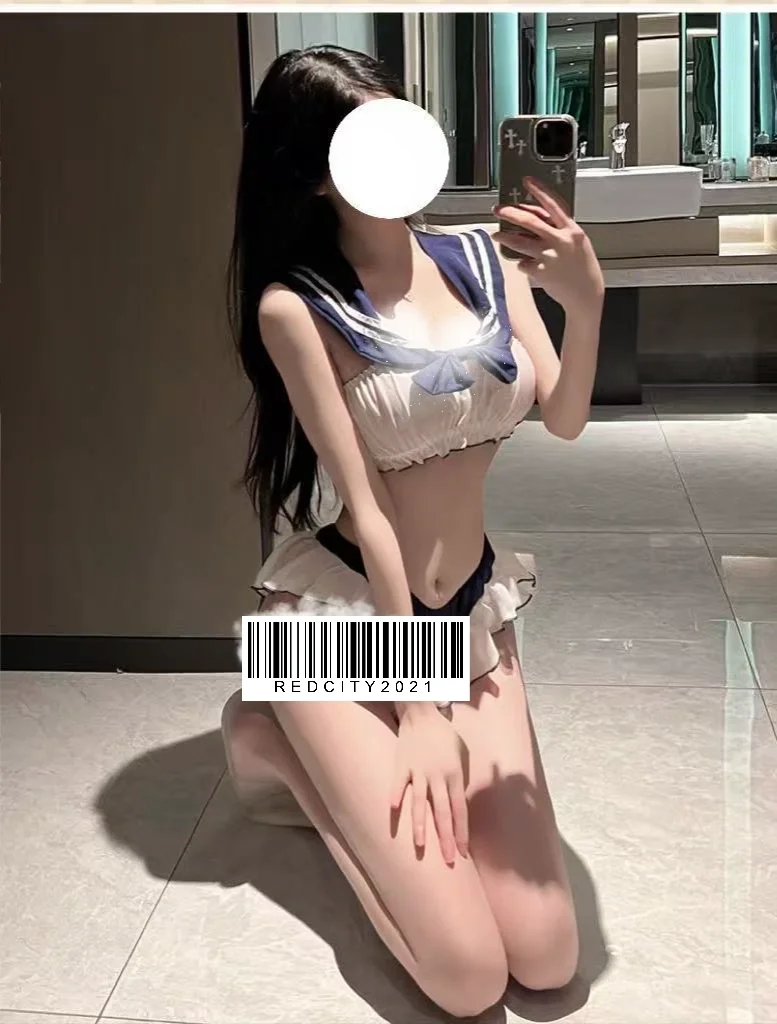 老婆们左滑❗️这件水手服好显身材！