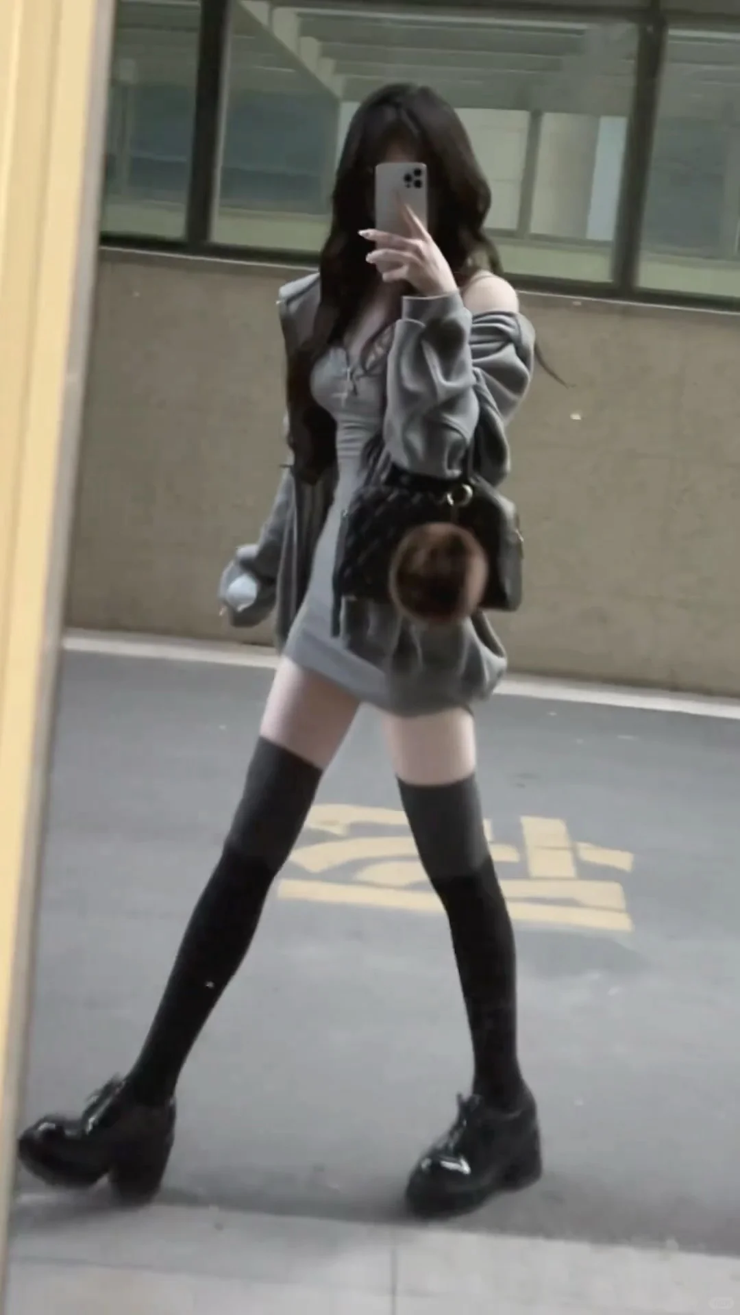 第一次这么直观的感受到过膝袜的魅力